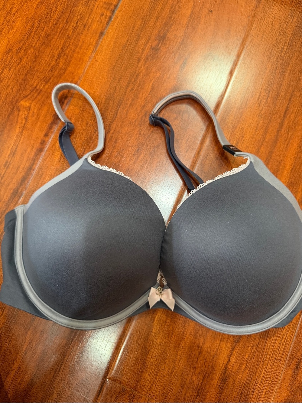 1 Victoria's body by Victoria push up  Bra 36D Brand new NWT